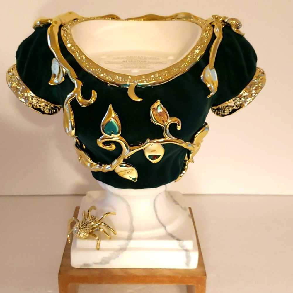 Bath and Body Works Candle Holder - " Ivy Bust"